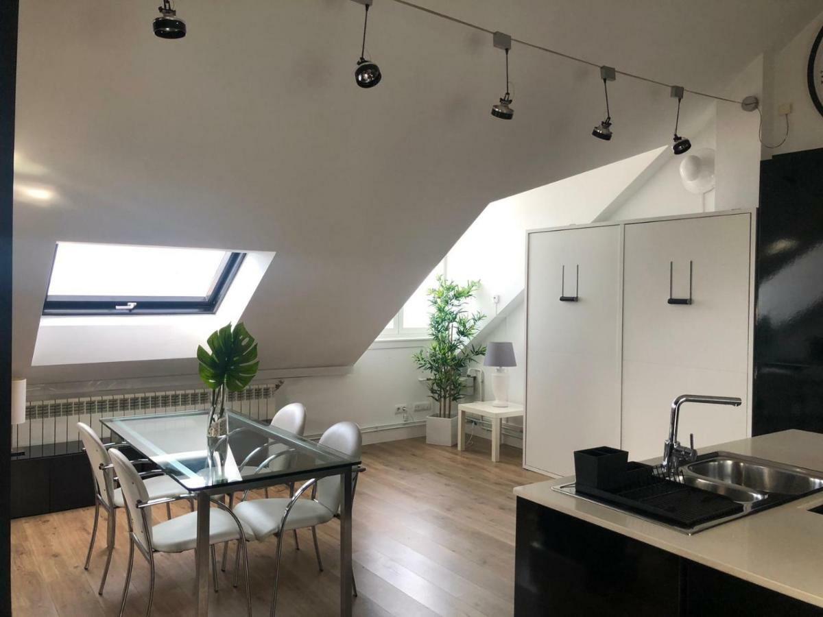 شقة Oktheway Loft Maestranza آكورونيا المظهر الخارجي الصورة