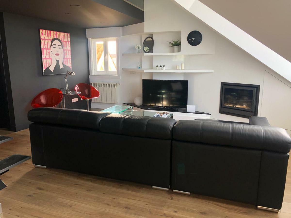 شقة Oktheway Loft Maestranza آكورونيا المظهر الخارجي الصورة