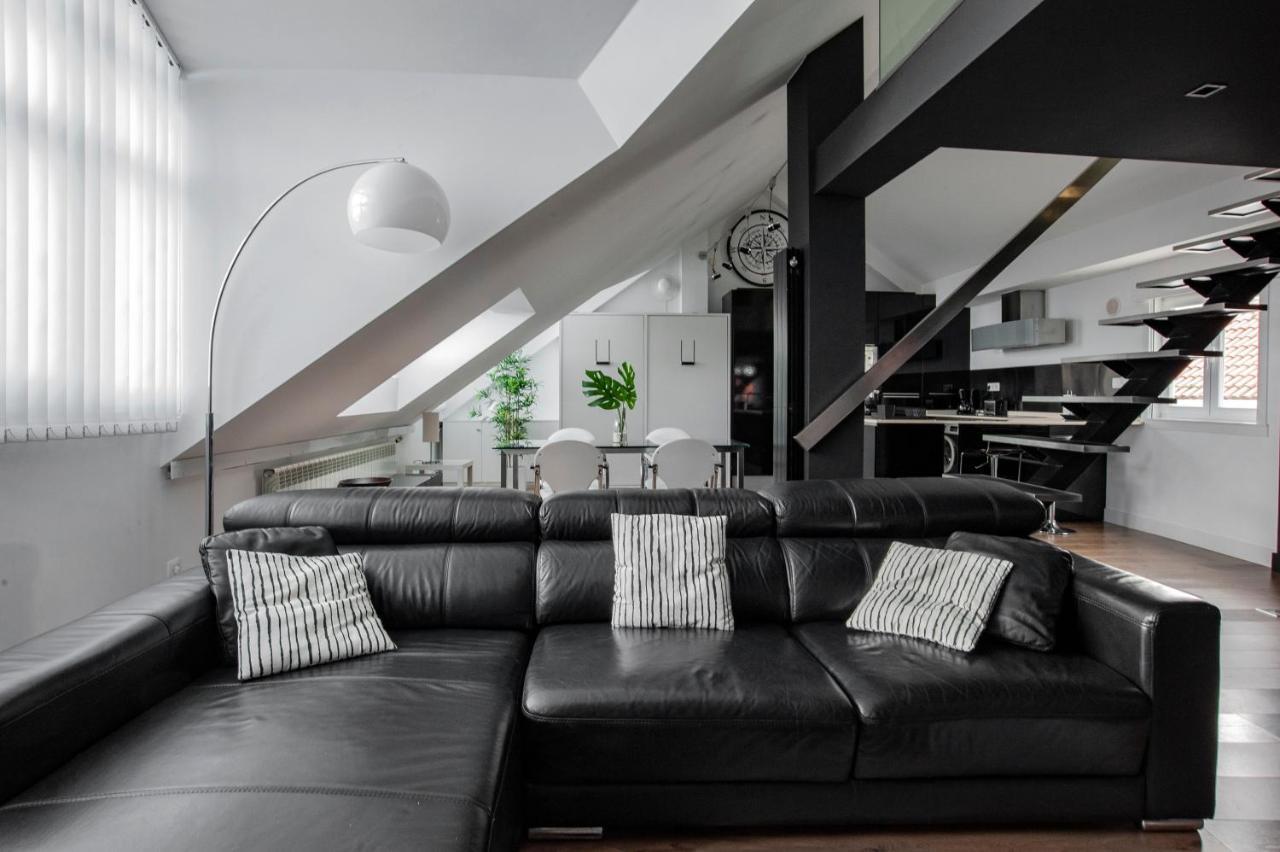 شقة Oktheway Loft Maestranza آكورونيا المظهر الخارجي الصورة