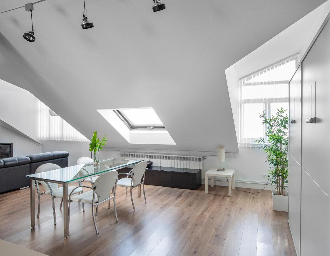 شقة Oktheway Loft Maestranza آكورونيا المظهر الخارجي الصورة